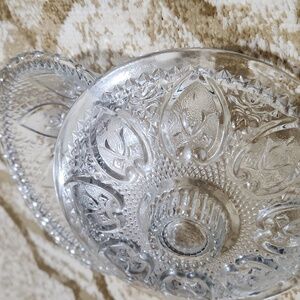 Vintage Pasari Indonesia KIG Pressed Glass Hearts Bows Bowl With Lid Collectible